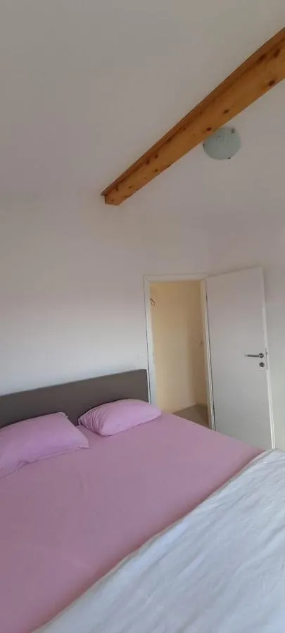 Apartmani Lanterna Krk Town Croatia