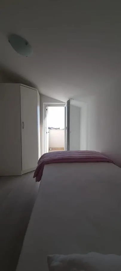 Apartmani Lanterna Krk Town 0*,  Croatia